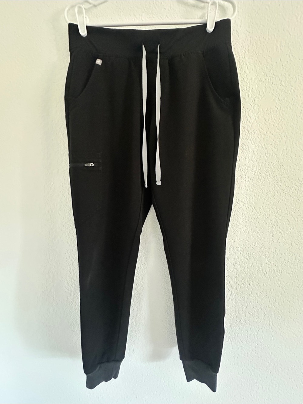 FIGS - Women’s Zamora Joggers - Black - Size Medium - Excellent Condition